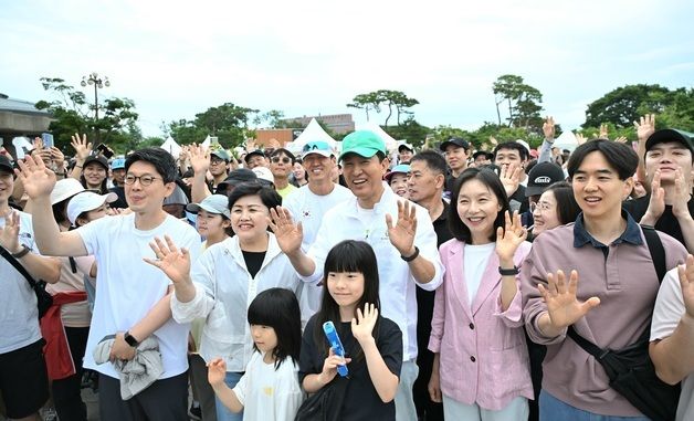 오세훈 시장, 손목닥터9988 200만돌파 기념행사 참석