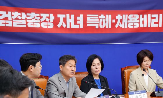 경과보고하는 김영배 의원