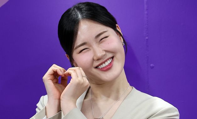 엄지윤, 물 오른 깜찍함