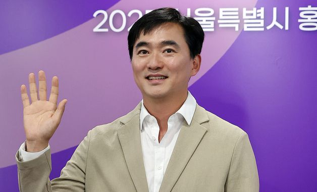 김석훈, 서울시 홍보대사의 미소