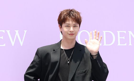 육성재, 반짝반짝