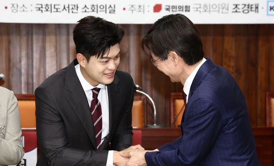 조경태 의원 토론회 참석한 김용태 비대위원장