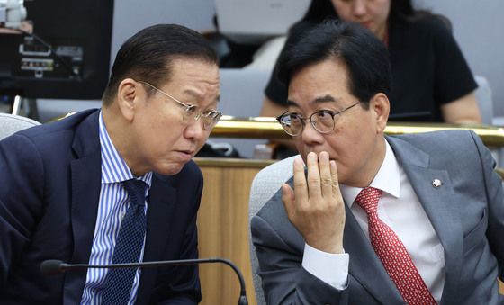 대화하는 송언석·권영세