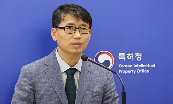 브리핑하는 특허청 신상곤 국장