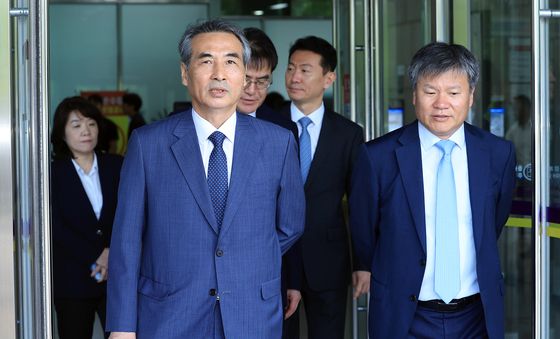 공수처 방문 마친 민중기 특검팀