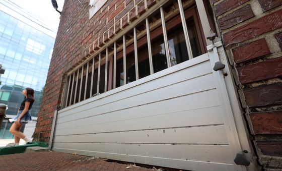 다가온 장마…침수 방지 위해 설치된 차수판