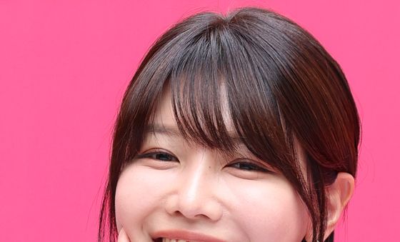 최수영, 핑크빛 볼 콕