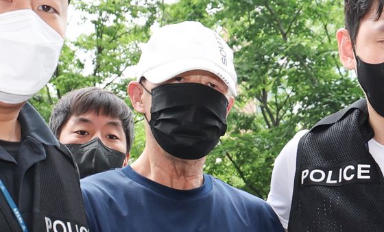 "이혼소송 불만" 지하철 방화범 구속영장 심사