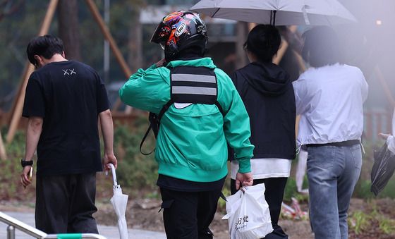 4월 온라인쇼핑 21.7조 '역대 최대'…음식배달 14%↑