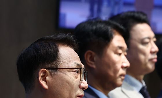 '이종석 인사청문보고서 채택 불발' 기자회견 하는 與