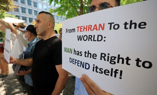 이란·이스라엘 즉각 휴전 촉구하는 체한 이란인 모임