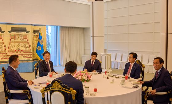 李대통령, 여야 지도부 회동