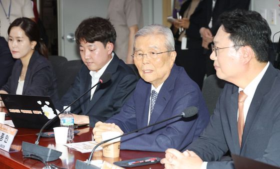 개혁신당 대선 평가 세미나 참석한 김종인