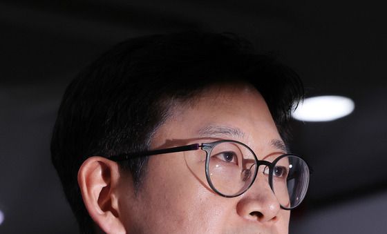 질문에 답하는 배경훈 과기부 장관 후보자