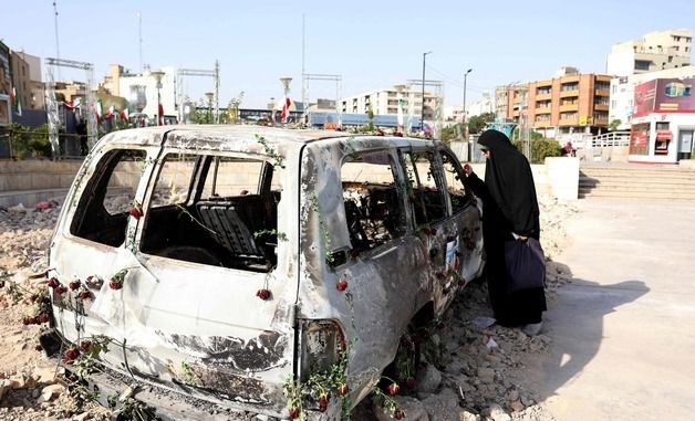 [포토] 이스라엘 공습에 불탄 이란 구급차