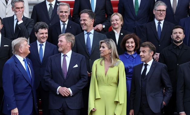 [포토]헤이그 나토 정상회담 앞두고 기념촬영하는 트럼프