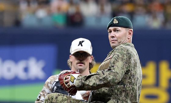 유엔사 부사령관의 와인드업