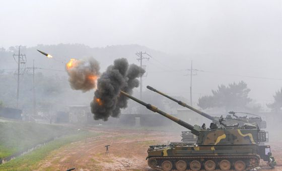 해병대 서북도서 해상 사격훈련…K9 자주포 등 200여 발 사격