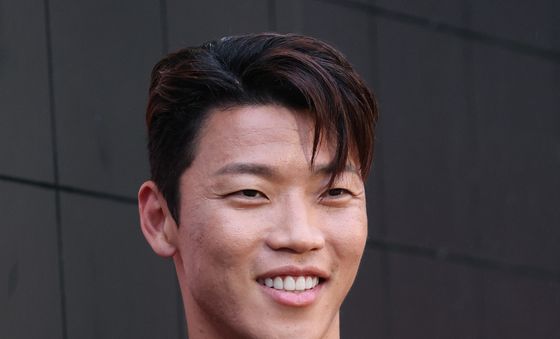 황희찬, 오늘 멋 좀 부렸어요