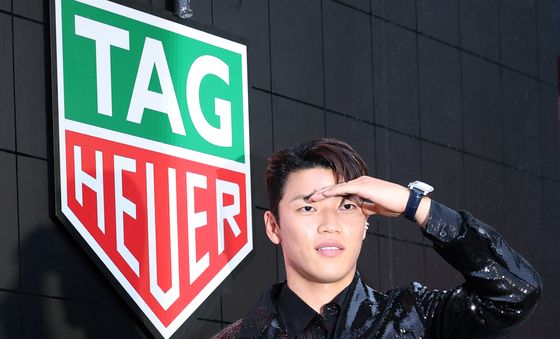 황희찬, 블링블링 골 세리머니