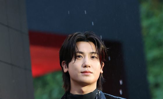 박형식, 빗 속의 낭만 신사