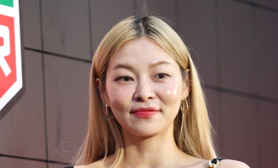 송해나, 금발 미인