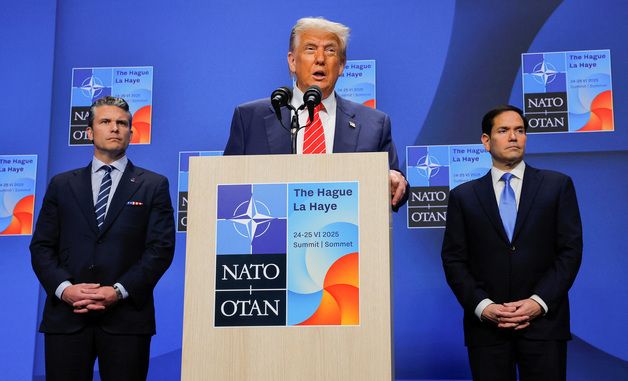 [포토]나토 정상회의 후 기자회견하는 트럼프