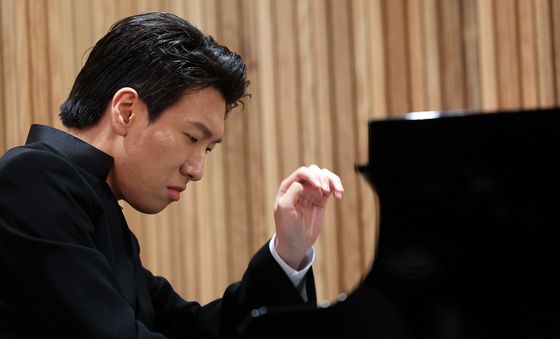 '롱티보 국제콩쿠르 휩쓴 김세현'