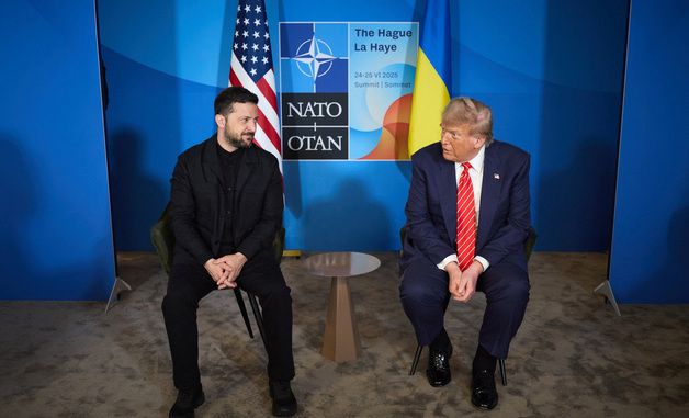 [포토] 나토 정상회의서 만난 젤렌스키-트럼프