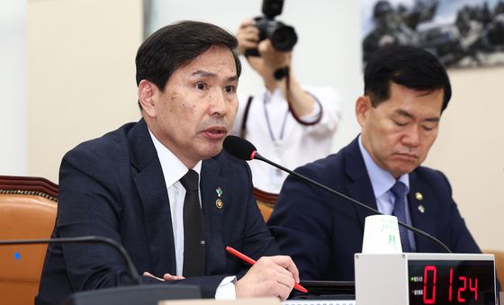 추경 관련 발언하는 김선호 국방장관 직무대행