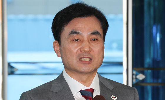 안규백 국방장관 후보자, 첫 출근길