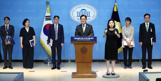 소통관 기자회견 하는 우원식 국회의장