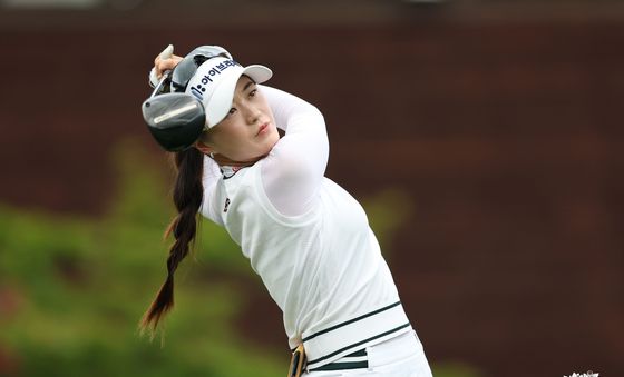 티샷 날리는 한빛나