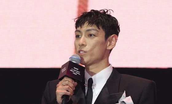 인사말하는 최승현