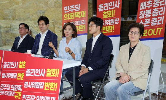 나경원 농성장 찾은 김용태