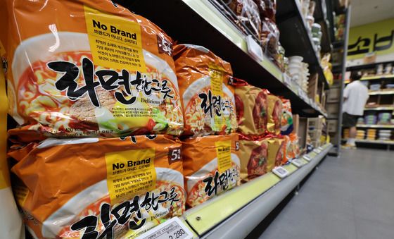 '불황 속 가성비'…PB라면이 뜬다