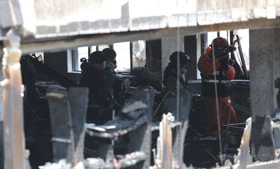 전소된 신당동 2층 봉제공장