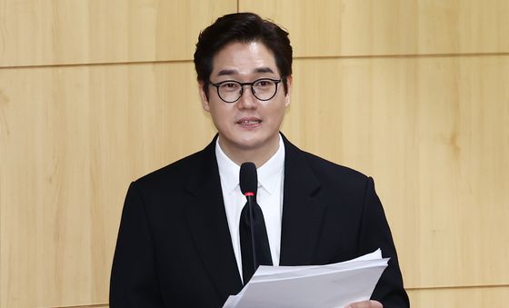 K-콘텐츠 발전 공청회서 인사말 하는 유지태