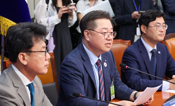 상법 개정 관련 재계 입장 전달하는 박일준 부회장