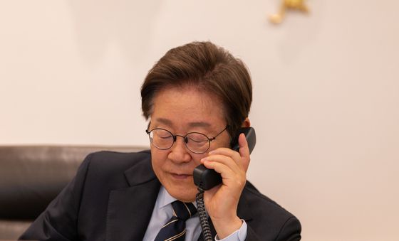 李대통령, 싱가포르 총리와 통화…"전략적 동반자 관계 수립"