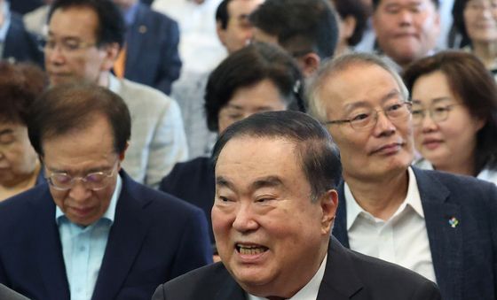 문희상 전 국회의장, 광복회장 주최 '나, 조계진' 출판기념회 참석