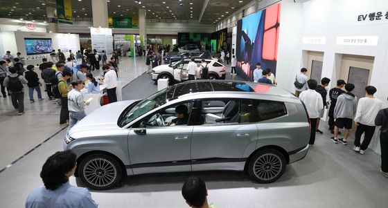 많은 관람객 찾은 EV트렌드코리아 2025