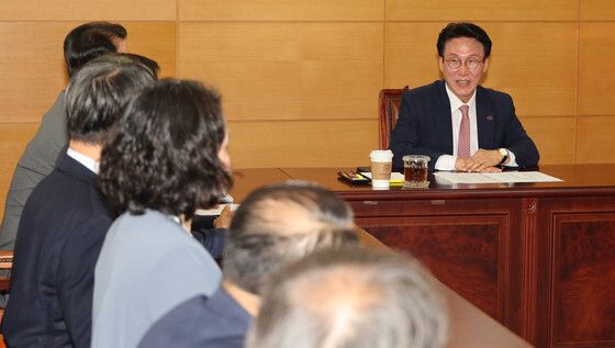 첫 회의 갖는 김민석 총리 후보자