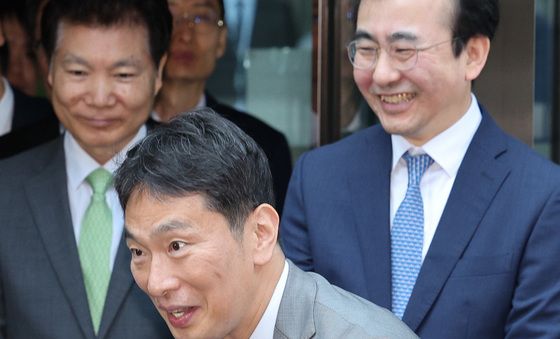 퇴임하는 이복현 금감원장