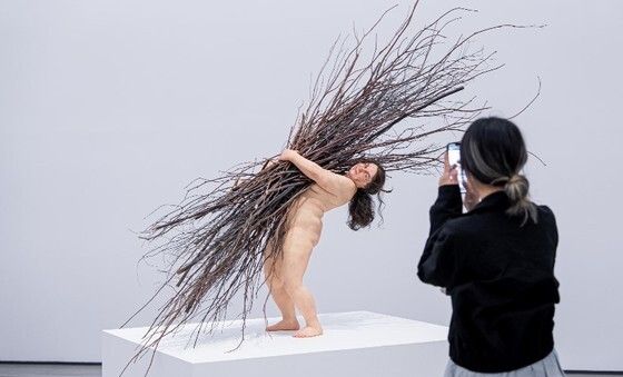 MMCA 서울, '론 뮤익' 30만 돌파!