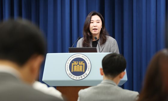 현안 브리핑하는 강유정 대변인