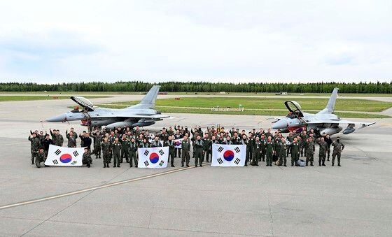 美 알래스카주 아일슨 기지 도착한 공군 훈련요원들