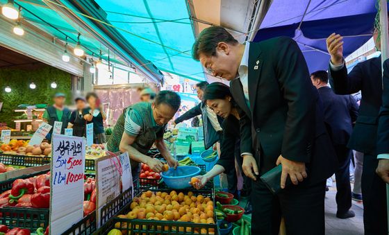 이재명 대통령 부부, 깜짝 재래시장 방문