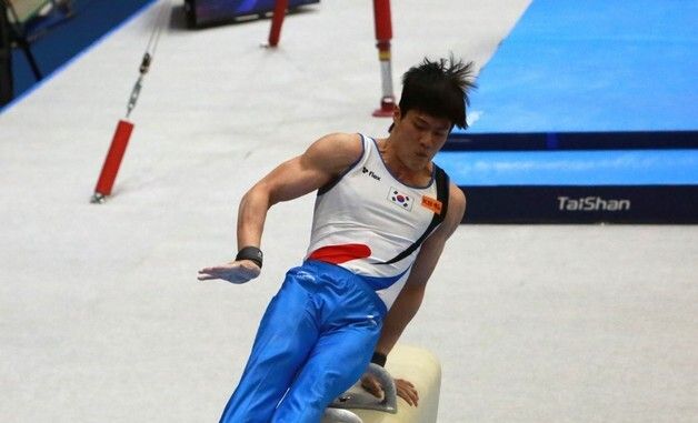 한국 기계체조 간판 허웅의 안마 연기
