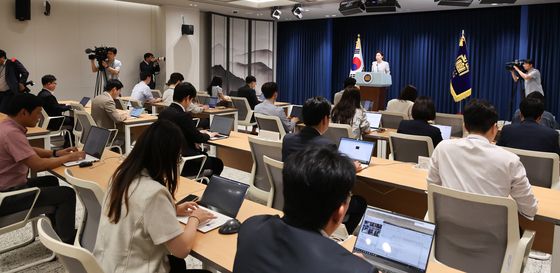 대통령실 "12·3 비상계엄 가담 경호처 본부장 5명 전원 대기발령"